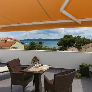 Ena&toni Apartment Kastela